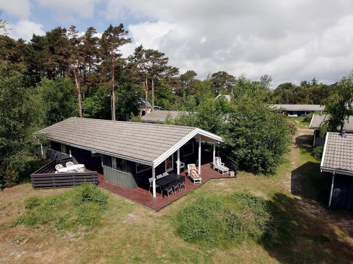 8 Person Holiday Home In Nex Snogebæk エクステリア 写真
